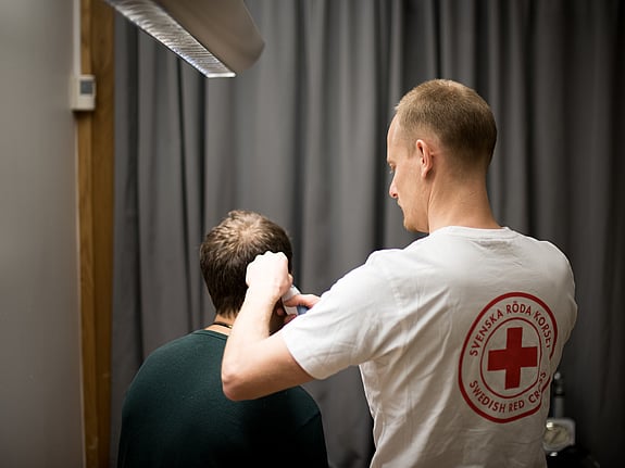 Йоганна Льонн, медсестра в агенції опіки Червоного Хреста, яка допомагає мігрантам без документів та іншим мігрантам, які перебувають поза системою захисту суспільства, отримати допомогу.