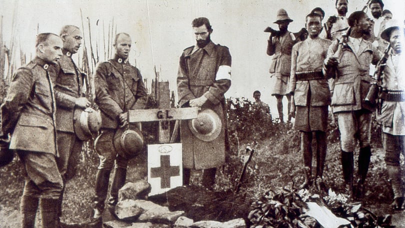 Fotot har Röda Korset fått 1936 till albumet SVENSKMANNAGÄRNING.